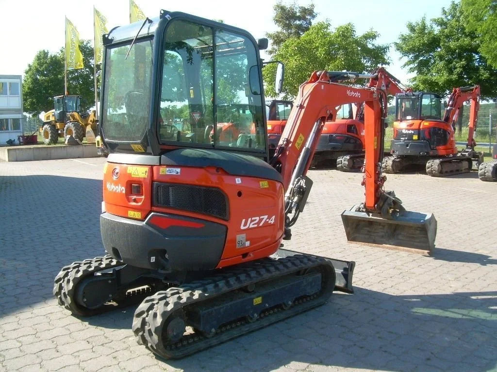 Miniexcavadora Kubota U 27-4 de 2,6 t usada 2020 con solo 315 h y 3 cucharones