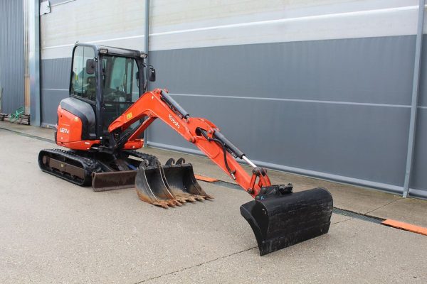 Miniexcavadora compacta Kubota U27-4 de 2,56 t, usada, año 2015, 1260 h, con cuchara de 50 cm