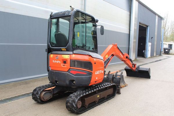 Miniexcavadora compacta Kubota U27-4 de 2,56 t, usada, año 2015, 1260 h, con cuchara de 50 cm