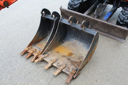 Miniexcavadora compacta Kubota U27-4 de 2,56 t, usada, año 2015, 1260 h, con cuchara de 50 cm