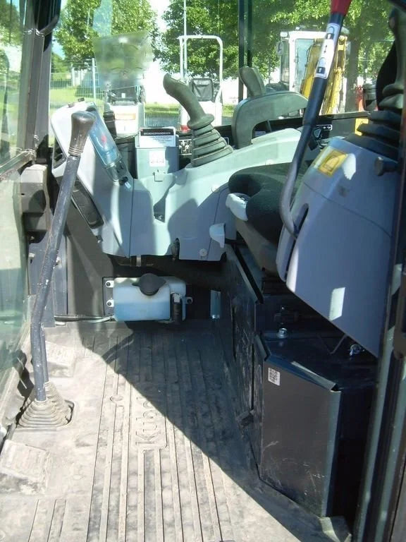 Miniexcavadora Kubota U 27-4 de 2,6 t usada 2020 con solo 315 h y 3 cucharones