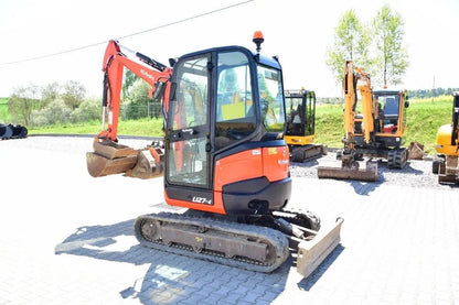 Miniexcavadora compacta Kubota U27-4 de 2,6 t de ocasión 2015 con 3 cucharas y enganche rápido