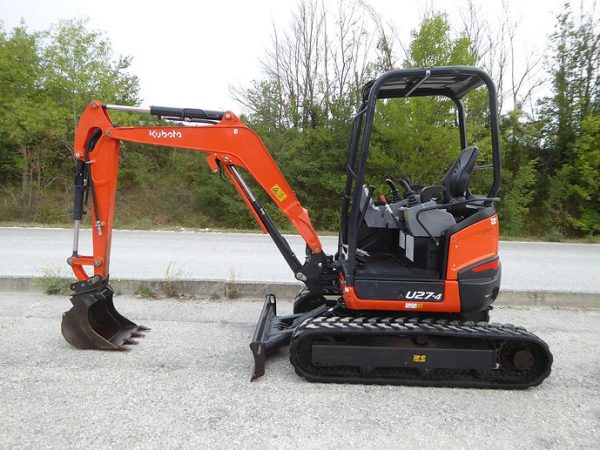 Miniexcavadora compacta Kubota U27-4 de 2,5 t, usada, año 2016, con solo 783 h y 3 cucharones