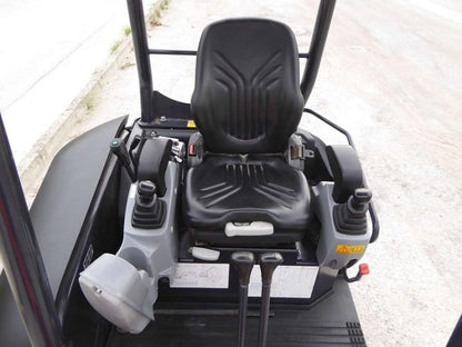 Miniexcavadora compacta Kubota U27-4 de 2,5 t, usada, año 2016, con solo 783 h y 3 cucharones