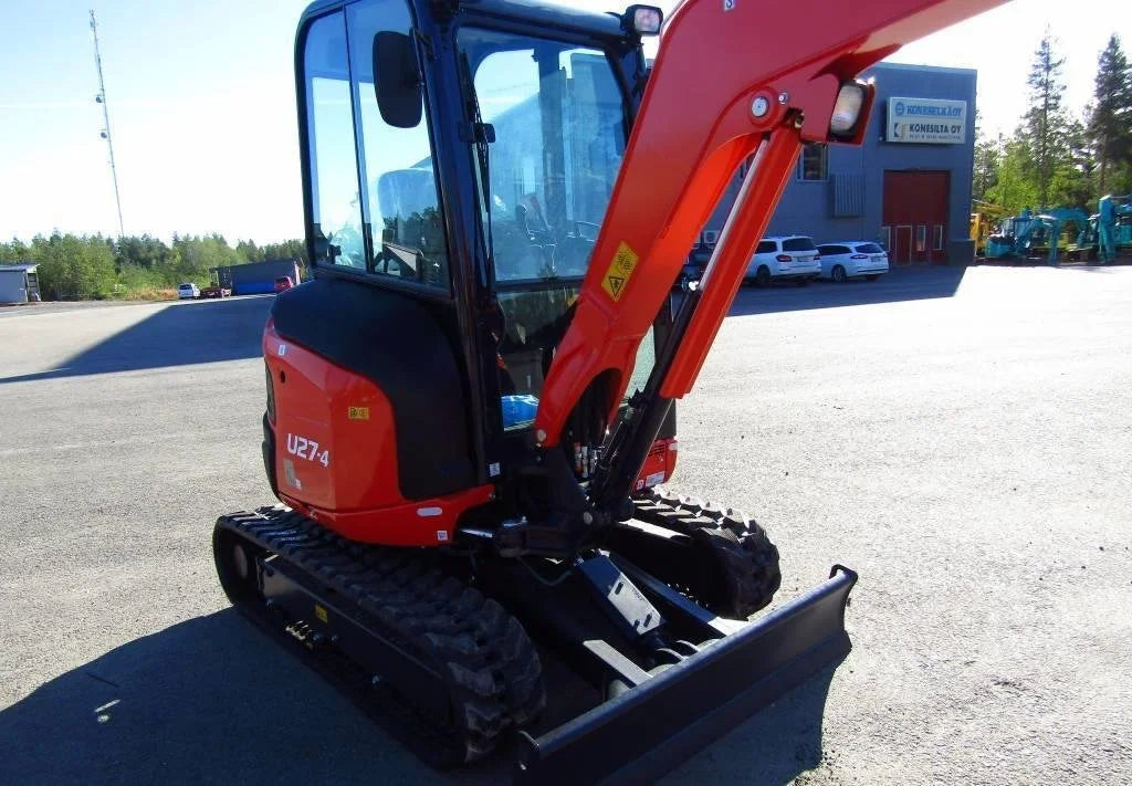 Miniexcavadora Kubota U27-4 de 2,66 t usada 2023 casi nueva de 1 h con 3 cucharones