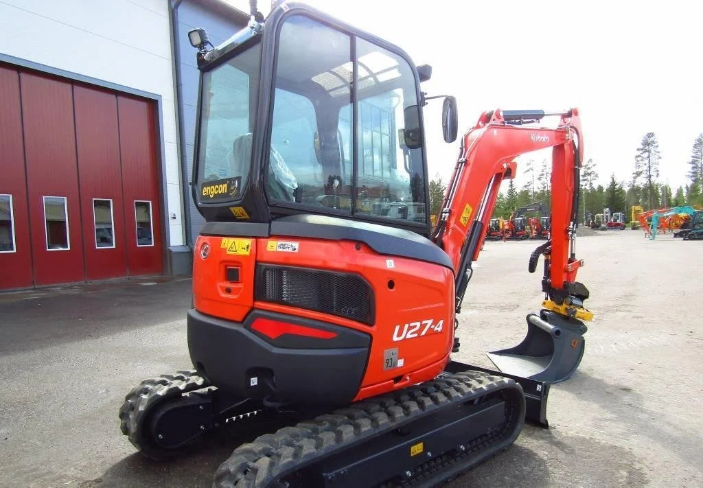 Miniexcavadora Kubota U27-4 de 2,7 t usada 2023 de 20 hp casi nueva con 3 cucharones