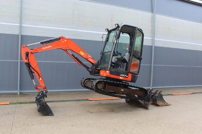 Miniexcavadora compacta Kubota U27-4 de 2,56 t, usada, año 2015, 1260 h, con cuchara de 50 cm
