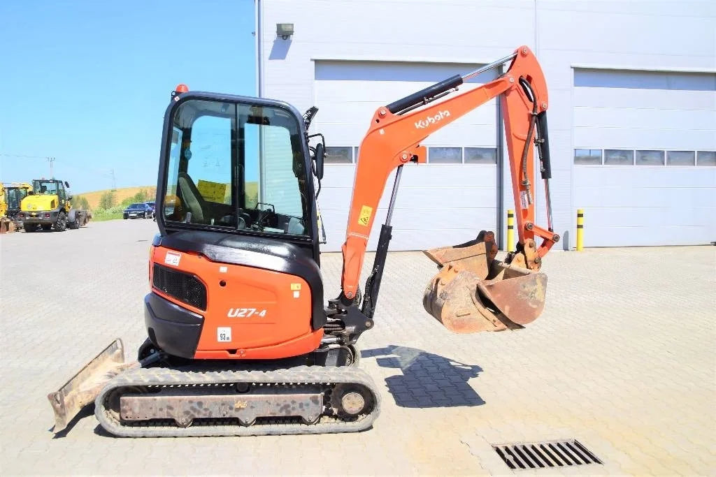 Miniexcavadora compacta Kubota U27-4 de 2,6 t de ocasión 2015 con 3 cucharas y enganche rápido
