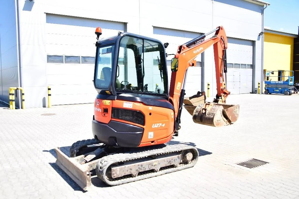 Miniexcavadora compacta Kubota U27-4 de 2,6 t de ocasión 2015 con 3 cucharas y enganche rápido