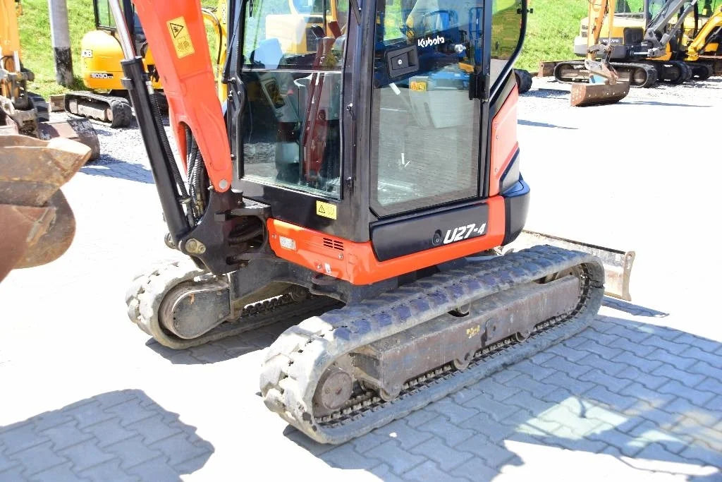 Miniexcavadora compacta Kubota U27-4 de 2,6 t de ocasión 2015 con 3 cucharas y enganche rápido
