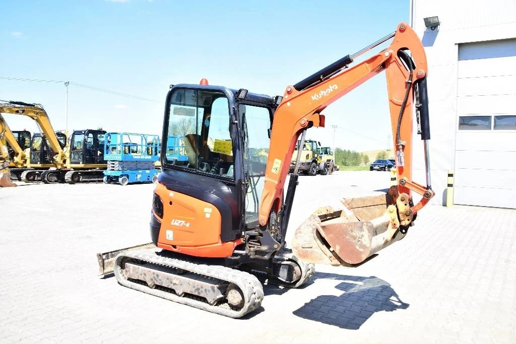 Miniexcavadora compacta Kubota U27-4 de 2,6 t de ocasión 2015 con 3 cucharas y enganche rápido