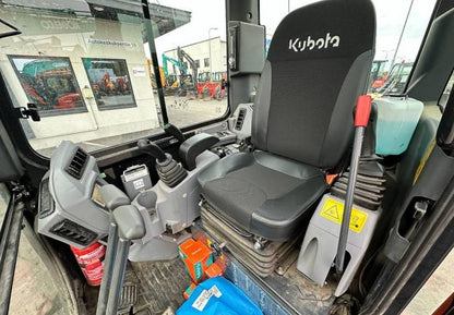 Miniexcavadora compacta Kubota U50-5 de 5 t usada 2021 con 741 h de radio de giro cero