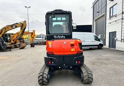 Miniexcavadora compacta Kubota U50-5 de 5 t usada 2021 con 741 h de radio de giro cero