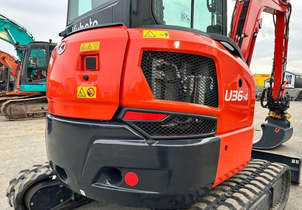 Miniexcavadora compacta Kubota U50-5 de 5 t usada 2021 con 741 h de radio de giro cero