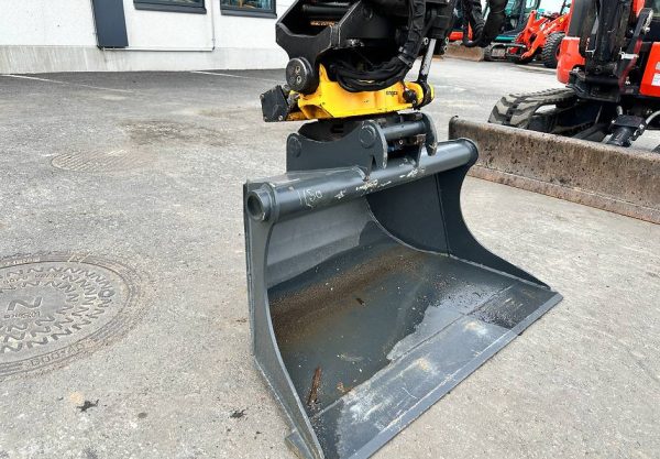 Miniexcavadora compacta Kubota U50-5 de 5 t usada 2021 con 741 h de radio de giro cero