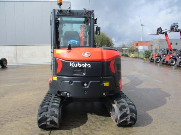 Miniexcavadora compacta Kubota U50-5 de 5 t usada 2021 con 741 h de radio de giro cero