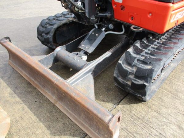 Miniexcavadora compacta Kubota U50-5 de 5 t usada 2021 con 741 h de radio de giro cero