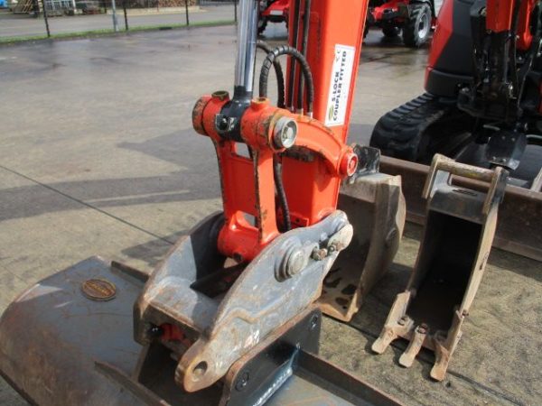 Miniexcavadora compacta Kubota U50-5 de 5 t usada 2021 con 741 h de radio de giro cero