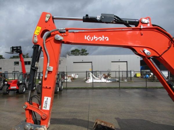 Miniexcavadora compacta Kubota U50-5 de 5 t usada 2021 con 741 h de radio de giro cero
