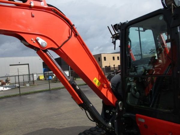 Miniexcavadora compacta Kubota U50-5 de 5 t usada 2021 con 741 h de radio de giro cero