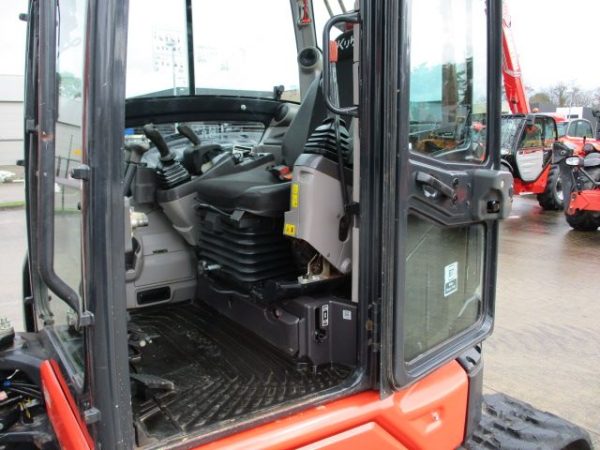 Miniexcavadora compacta Kubota U50-5 de 5 t usada 2021 con 741 h de radio de giro cero