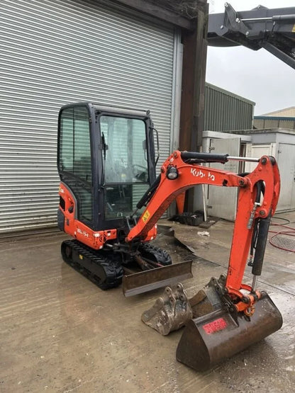 Miniexcavadora Kubota U17-3 de 1,6 t sin voladizo, usada, año 2015, 2090 horas, con 3 cucharones