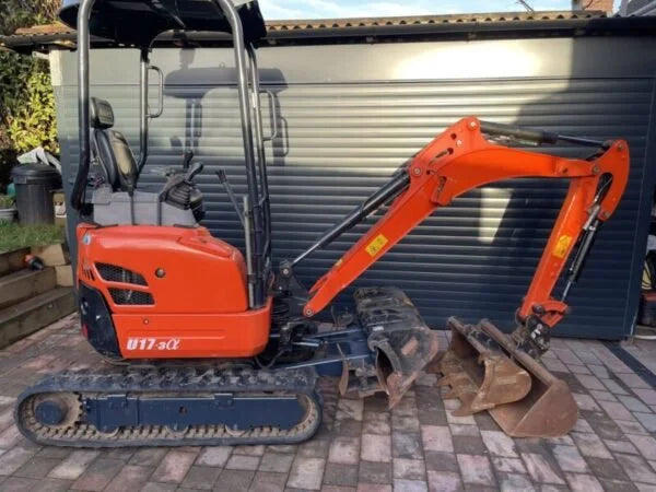 Miniexcavadora Kubota U17-3 de 1,6 t sin voladizo, usada, año 2015, 2090 horas, con 3 cucharones
