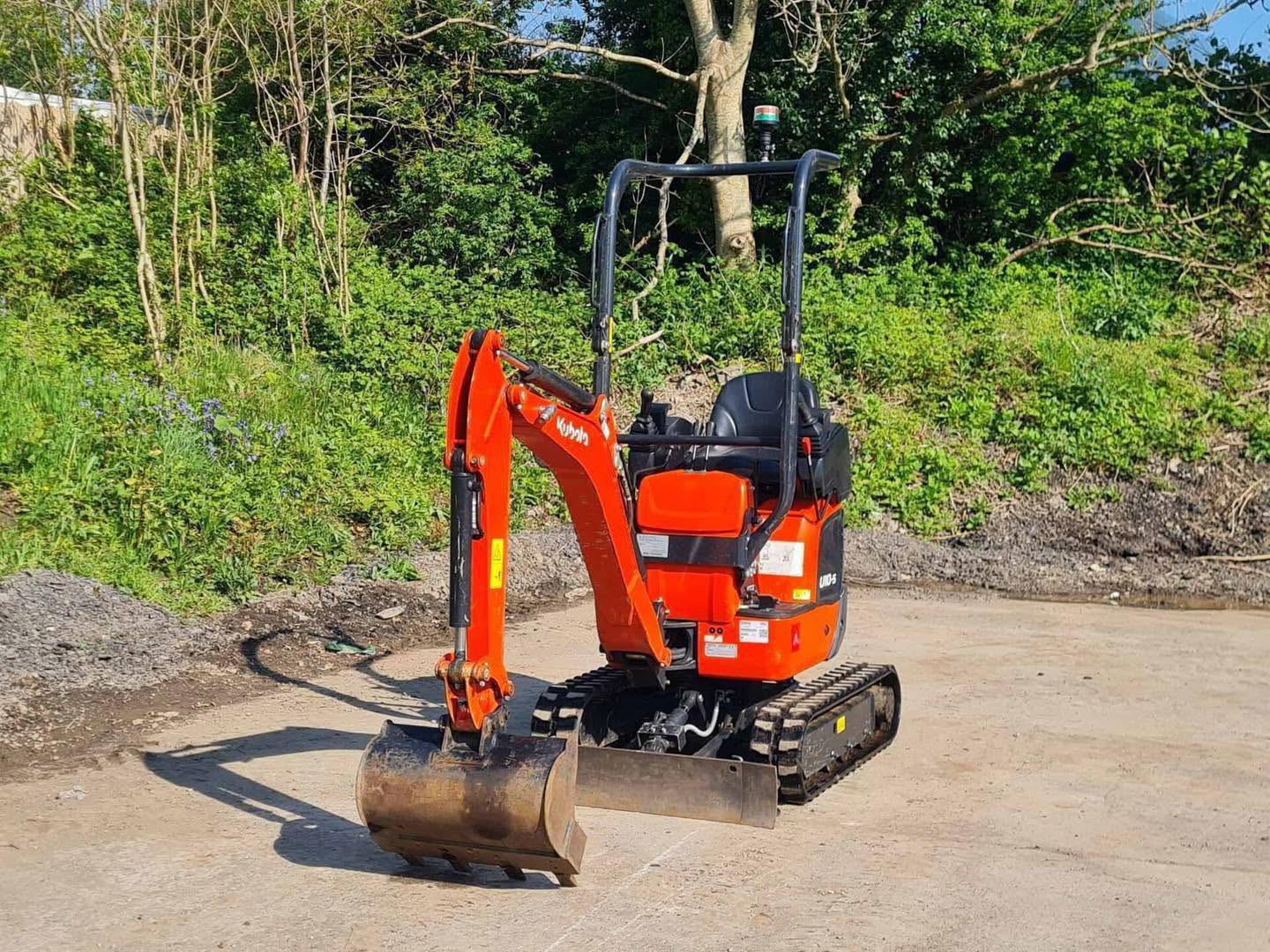 Miniexcavadora compacta Kubota U10-5 de 1,2 t usada 2022 con 249 h chasis extensible