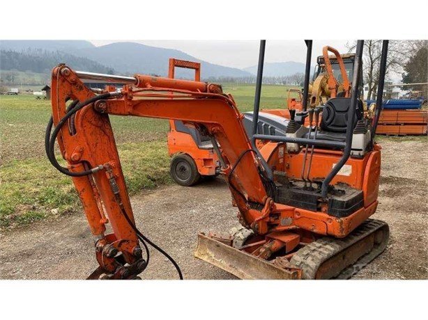 IHI 15NX (2004) – Mini Excavadora 1,5T con 3 Cucharas – 6 088 h – Compacta y Fiable