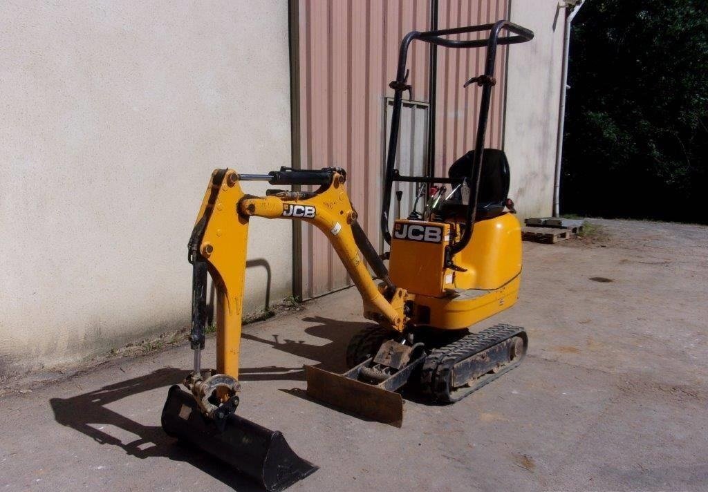 JCB 8008 (2017) – Mini Excavadora 900 kg – 2 104 h – Ultra-Compacta