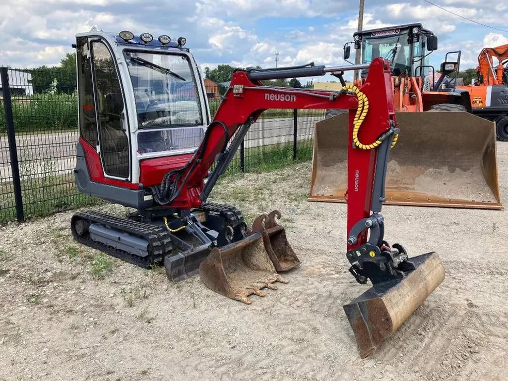 Neuson 2202 RDV (1998) – Miniexcavadora 2T – Buen Estado, Revisada y Lista para Trabajar
