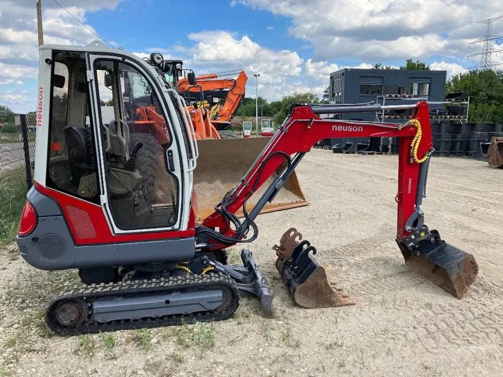 Neuson 2202 RDV (1998) – Miniexcavadora 2T – Buen Estado, Revisada y Lista para Trabajar