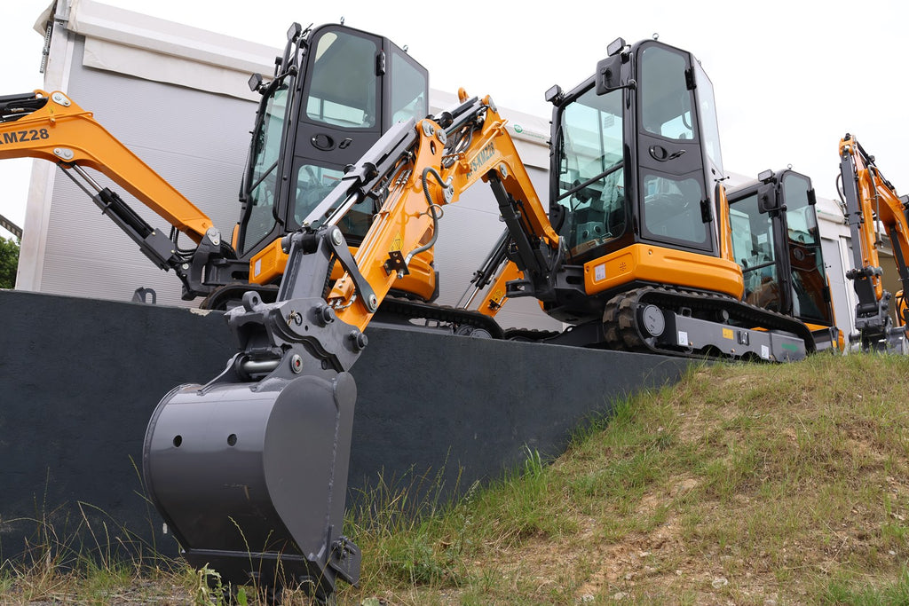 APS KMZ 28 Mini-excavadora de 2,8 t usada con brazo oscilante y hoja niveladora