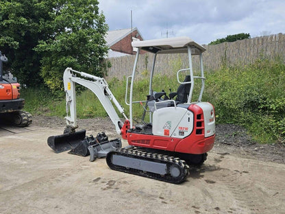 Miniexcavadora compacta Takeuchi TB216 de 1,7 t usada 2022 con 82 h y 3 cucharones