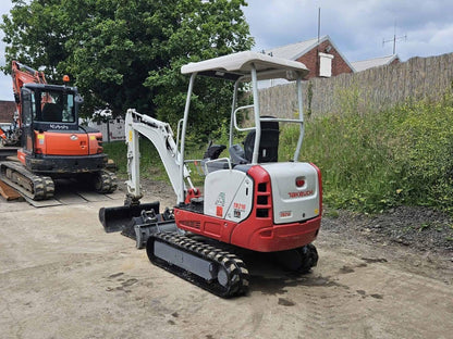 Miniexcavadora compacta Takeuchi TB216 de 1,7 t usada 2022 con 82 h y 3 cucharones