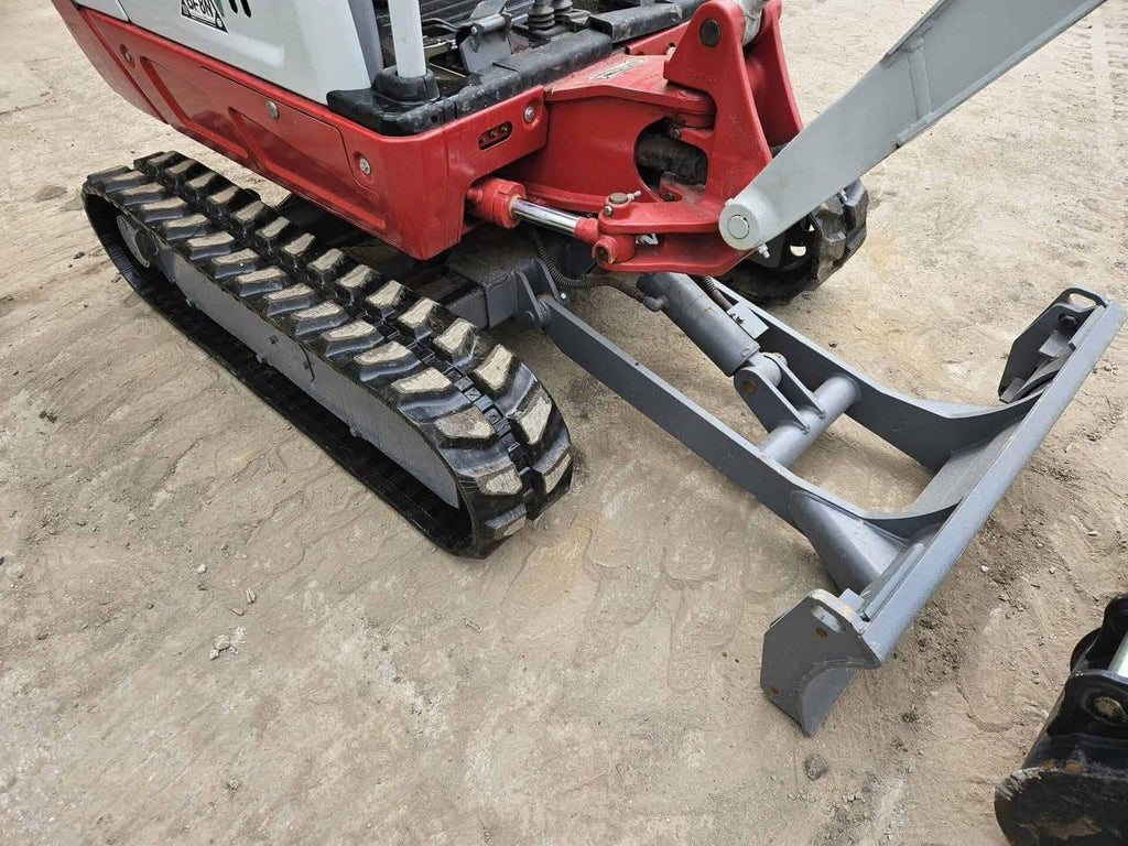Miniexcavadora compacta Takeuchi TB216 de 1,7 t usada 2022 con 82 h y 3 cucharones