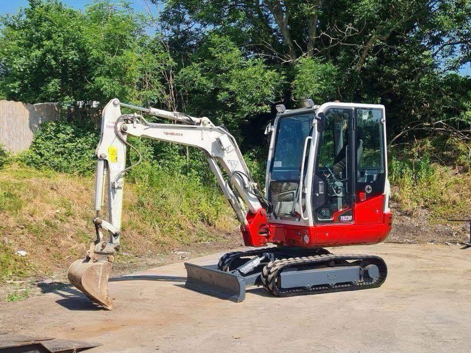Miniexcavadora Takeuchi TB230 de 2,8 t de ocasión 2016 con 1769 h y enganche rápido