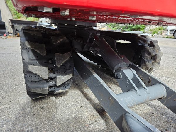 Miniexcavadora Takeuchi TB216 de 1,86 t, usada, año 2022, 65 h, con remolque Ifor Williams
