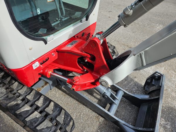 Miniexcavadora Takeuchi TB216 de 1,86 t, usada, año 2022, 65 h, con remolque Ifor Williams