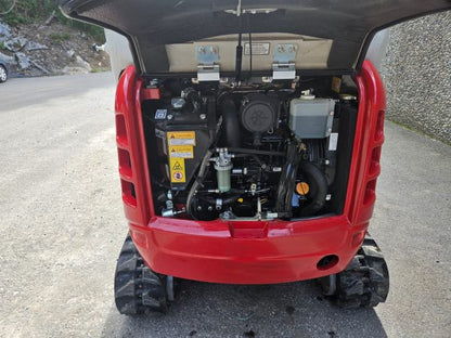Miniexcavadora Takeuchi TB216 de 1,86 t, usada, año 2022, 65 h, con remolque Ifor Williams