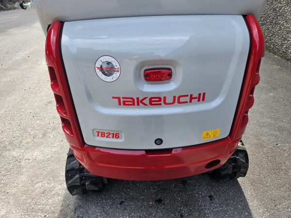 Miniexcavadora Takeuchi TB216 de 1,86 t, usada, año 2022, 65 h, con remolque Ifor Williams