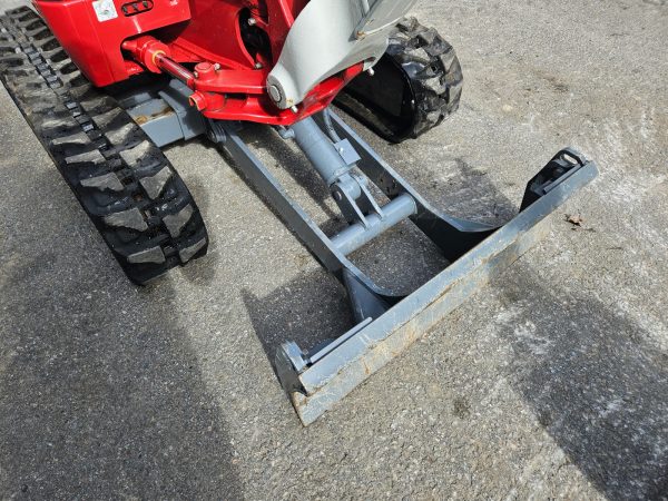 Miniexcavadora Takeuchi TB216 de 1,86 t, usada, año 2022, 65 h, con remolque Ifor Williams