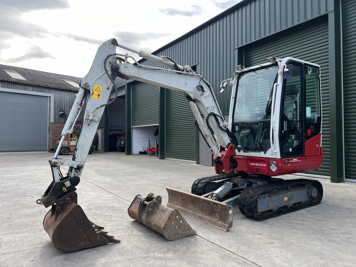 Takeuchi TB230 2020 – Miniexcavadora 2,9T con 2.049h, Motor Yanmar 18,2 kW