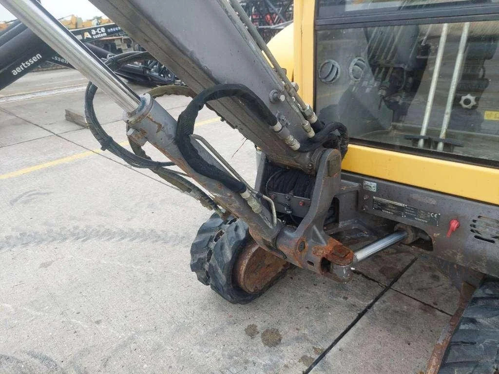 Volvo ECR 28 Miniexcavadora 2,8 t de ocasión 2007 de 4 065 h con enganche rápido y 3 cucharas