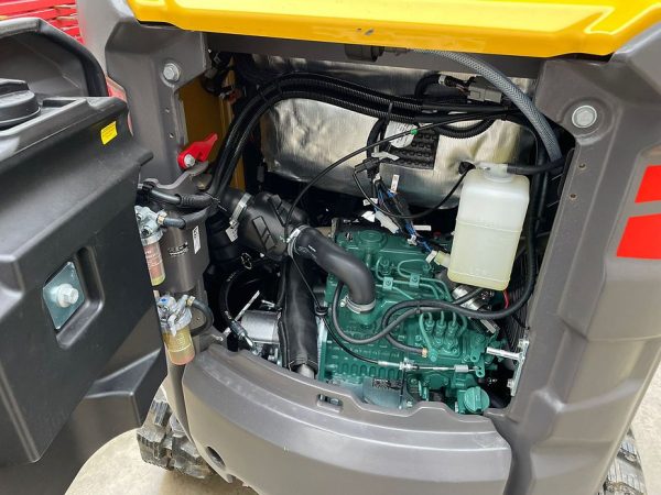 Miniexcavadora compacta Volvo EC18E de 1,8 t usada 2022 casi nueva de 2 h con cuchara