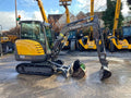 Miniexcavadora de ocasión Volvo EC27C (2015) – 3095h – Cabina climatizada