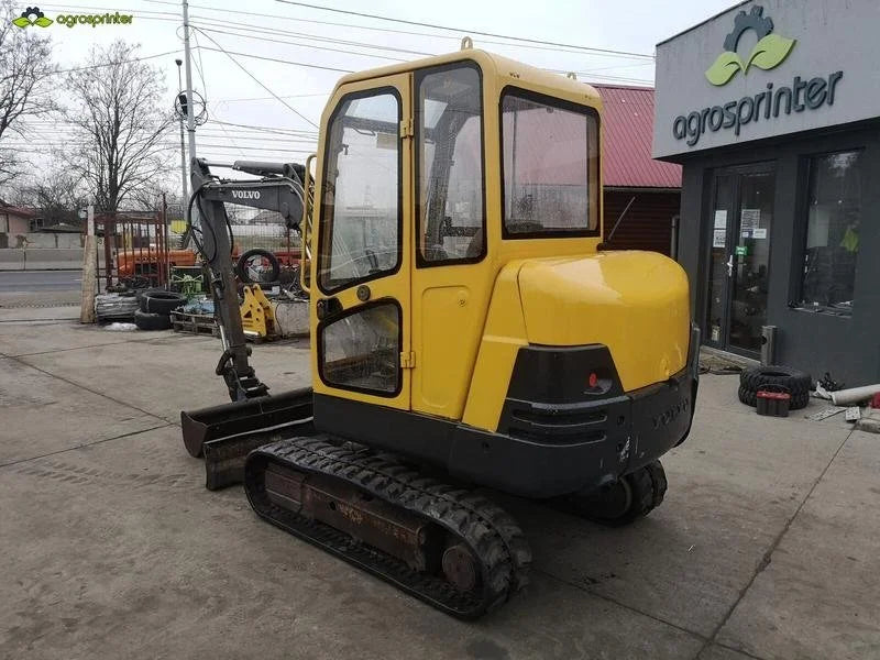 Volvo EC30 Miniexcavadora 3,09 t usada 2006 de 7 000 h motor Mitsubishi con 3 cucharas