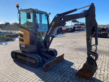 Volvo ECR25 (2015) – Miniexcavadora compacta de ocasión 2,5T, revisada