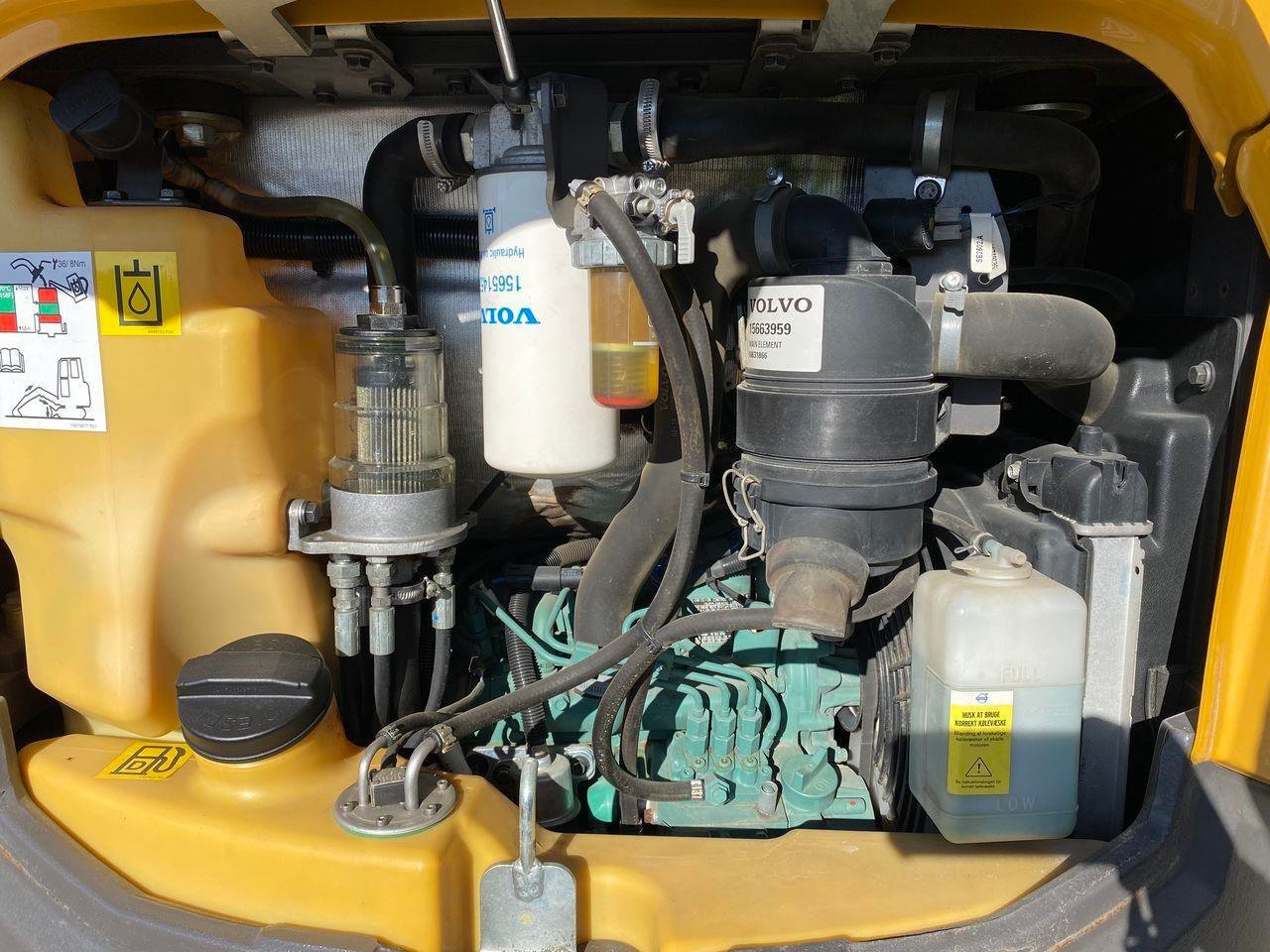 Volvo ECR25 (2015) – Miniexcavadora compacta de ocasión 2,5T, revisada