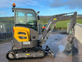 Miniexcavadora compacta Volvo ECR25D de 2,5 t usada, año 2022, casi nueva, 196 h con cuchara